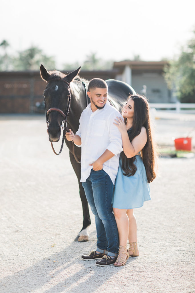 10 tips to relaxing and authentic engagement photos